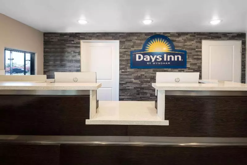 Hotelli Days Inn By Wyndham Galt   Elk Grove South
