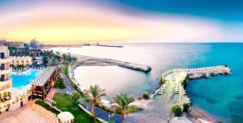 هتل Vuni Palace Luxury Resort & Beach & Casino