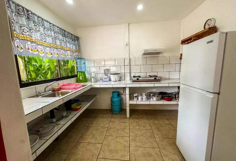 ペンション Casitas Coloradas Puerto Viejo