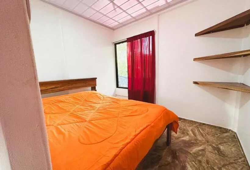 ペンション Casitas Coloradas Puerto Viejo