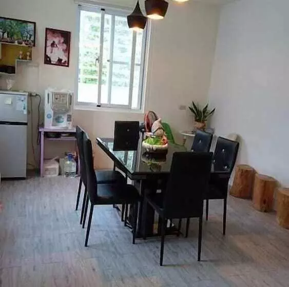 تختخواب و صبحانه Lucky Taitung