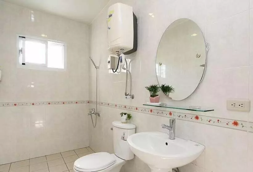 تختخواب و صبحانه Lucky Taitung