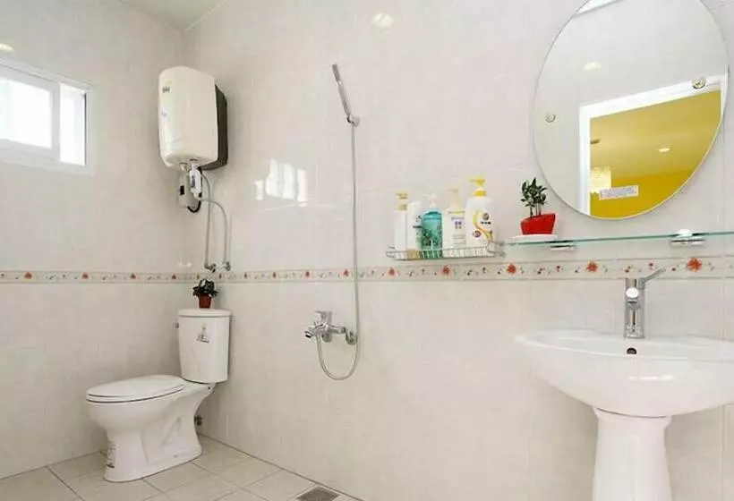 تختخواب و صبحانه Lucky Taitung