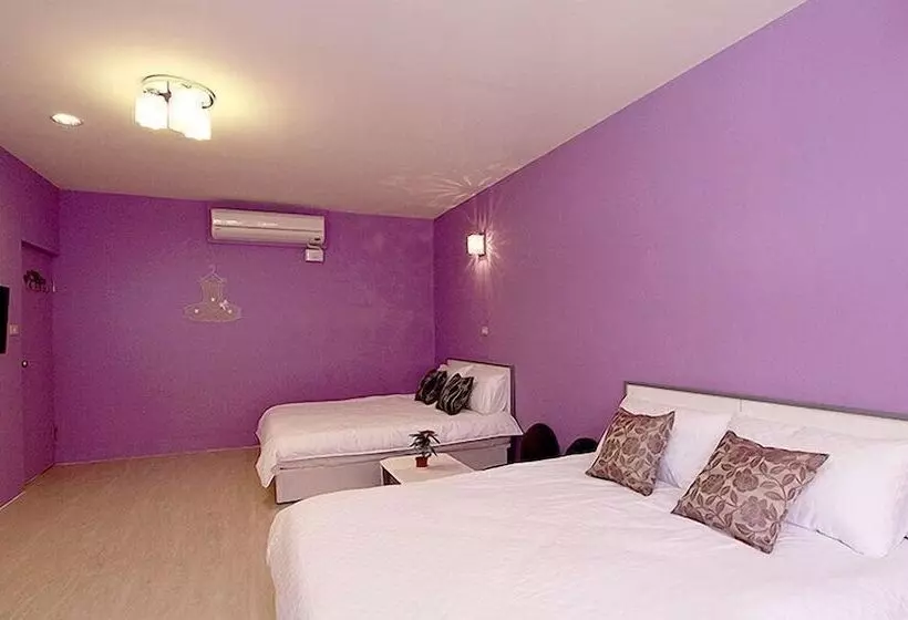 تختخواب و صبحانه Lucky Taitung