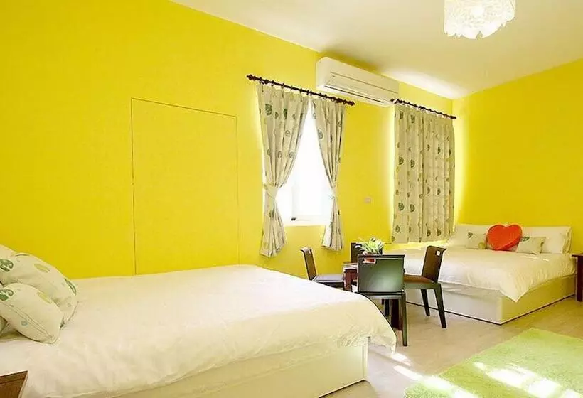 تختخواب و صبحانه Lucky Taitung