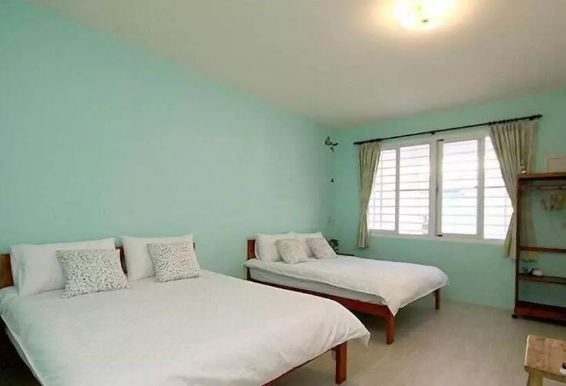 تختخواب و صبحانه Lucky Taitung