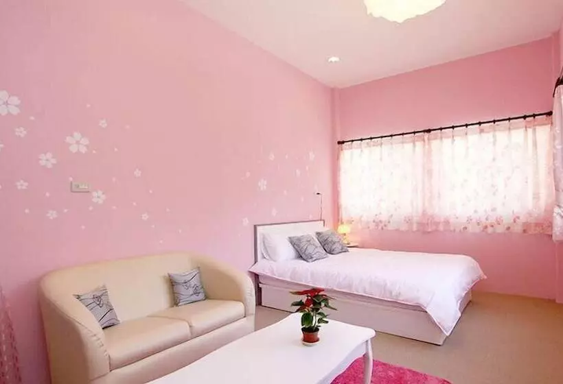 تختخواب و صبحانه Lucky Taitung