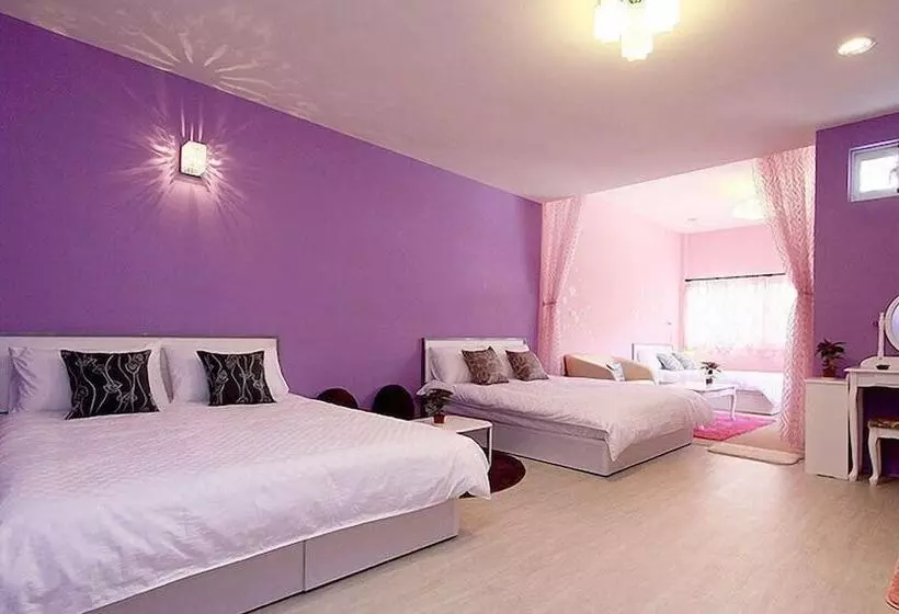 تختخواب و صبحانه Lucky Taitung