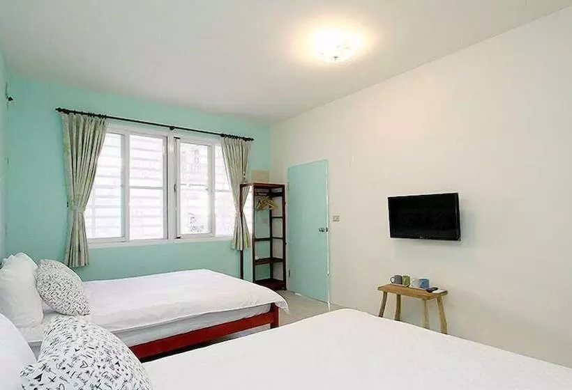 تختخواب و صبحانه Lucky Taitung