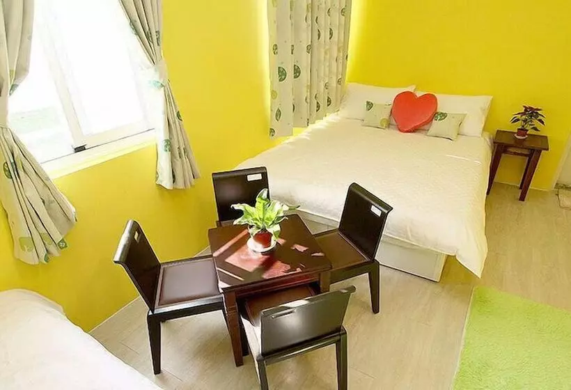 تختخواب و صبحانه Lucky Taitung