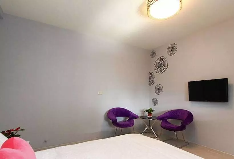 تختخواب و صبحانه Lucky Taitung