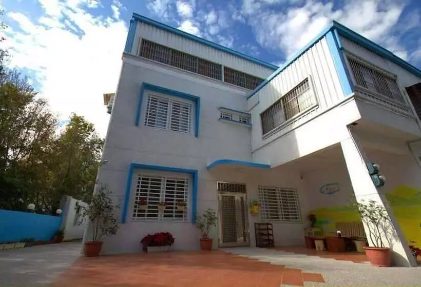 تختخواب و صبحانه Lucky Taitung