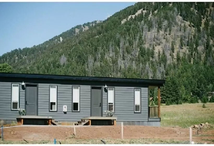 Terra Nova Cabins
