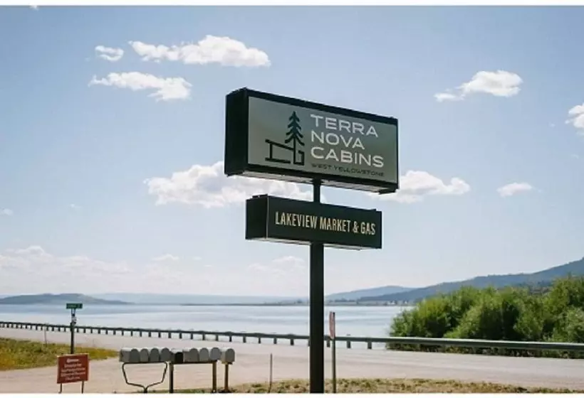 Terra Nova Cabins
