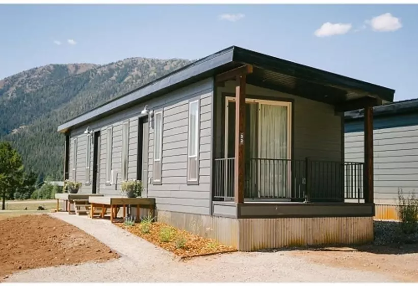Terra Nova Cabins