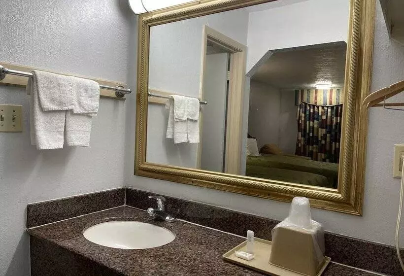 호텔 Fairbridge Inn & Suites