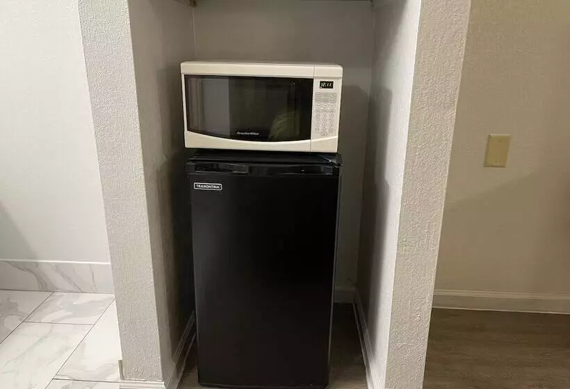 호텔 Fairbridge Inn & Suites