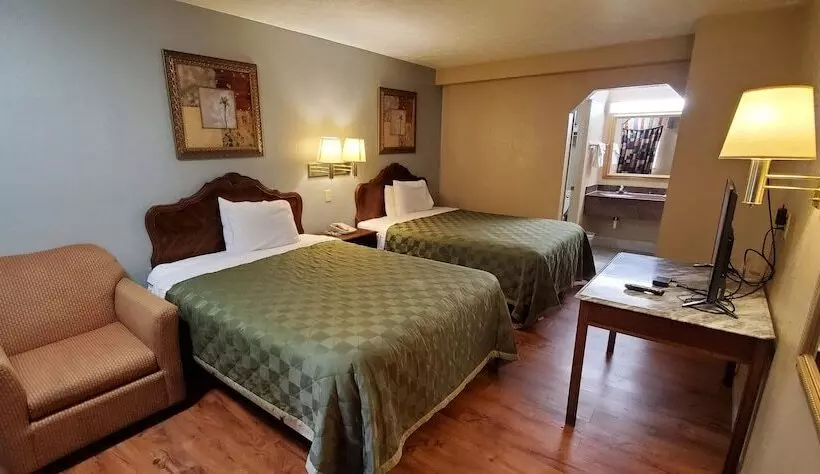 호텔 Fairbridge Inn & Suites