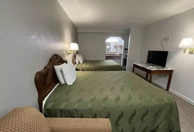 호텔 Fairbridge Inn & Suites