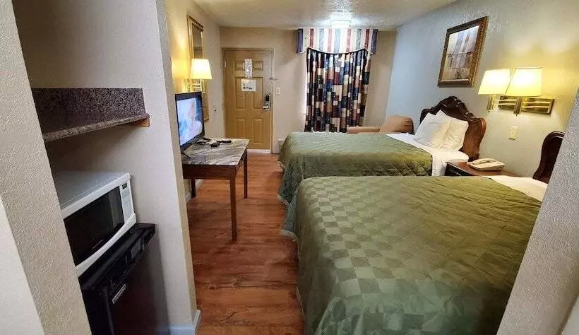 호텔 Fairbridge Inn & Suites