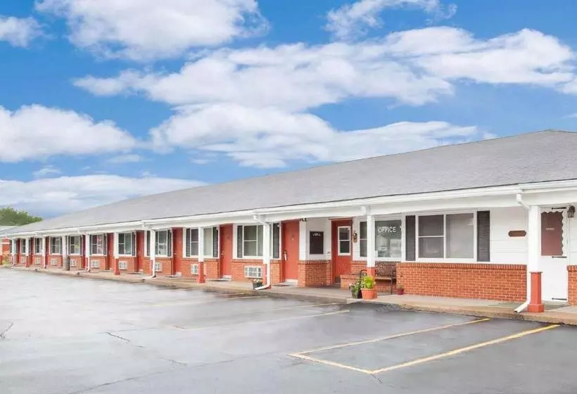 Отель Knights Inn Ft. Madison