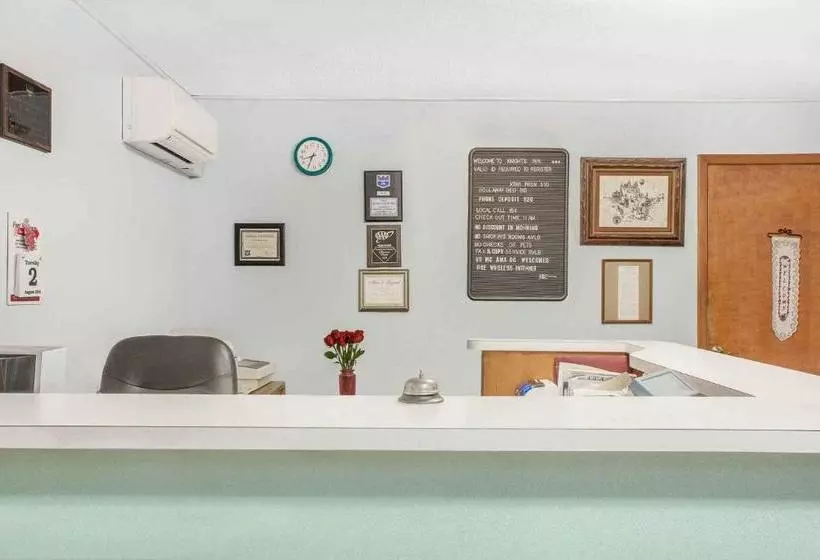 Отель Knights Inn Ft. Madison