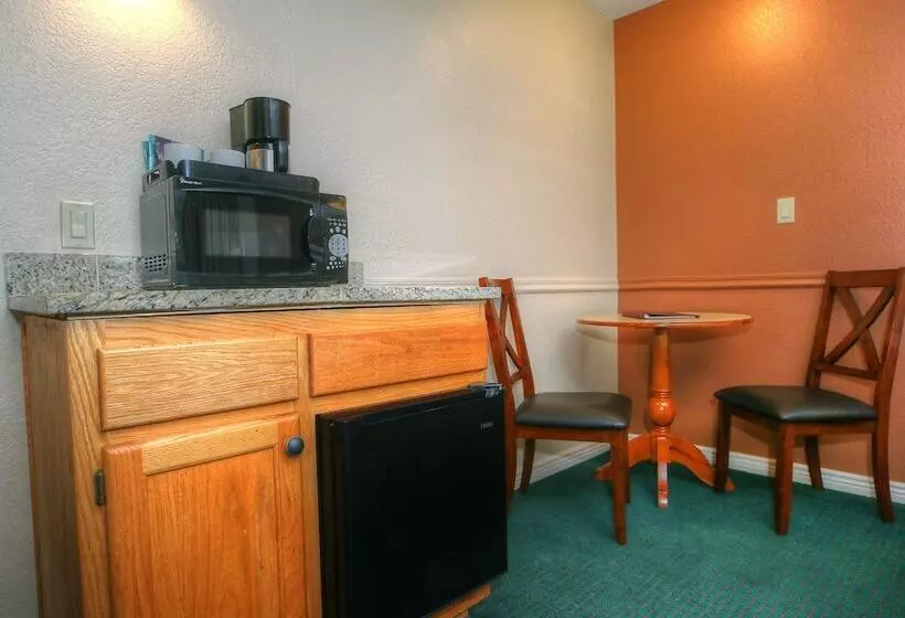 ホテル Majestic Mountain Inn