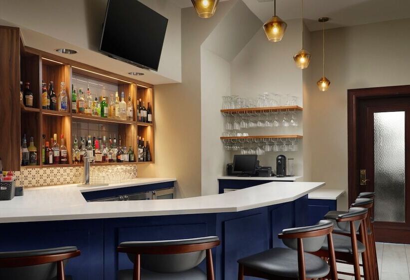 هتل Marriott Vacation Club® At Custom House, Boston