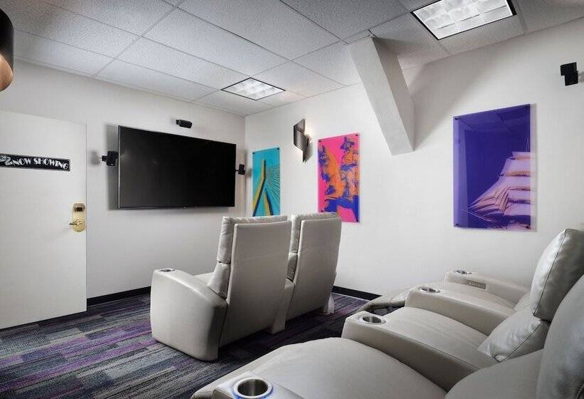 هتل Marriott Vacation Club® At Custom House, Boston