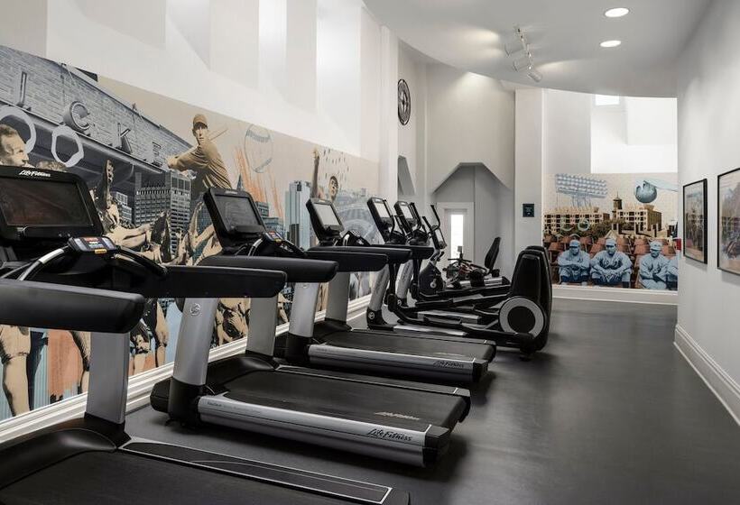 هتل Marriott Vacation Club® At Custom House, Boston