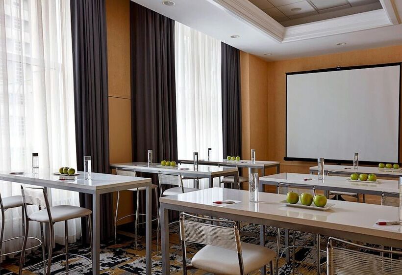 Hotel New York Marriott At The Brooklyn Bridge