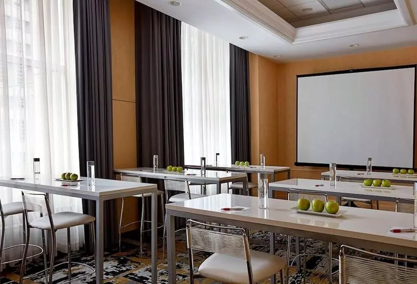 فندق New York Marriott At The Brooklyn Bridge