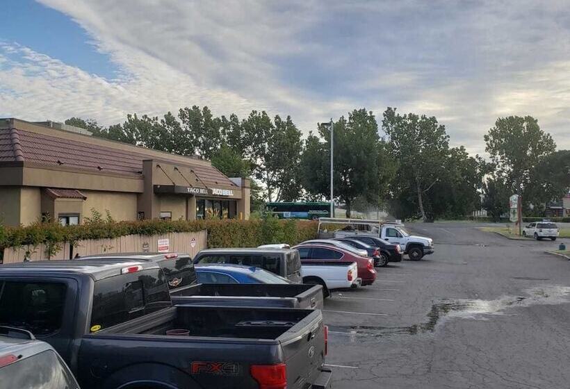 酒店 Peach City Inn   Marysville/yuba City