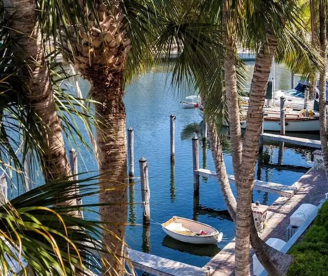 Marina Del Mar Resort And Marina