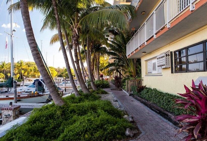 Marina Del Mar Resort And Marina