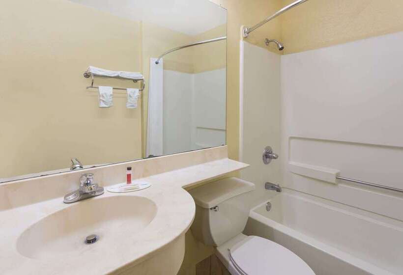 Microtel Inn & Suites Cottondale