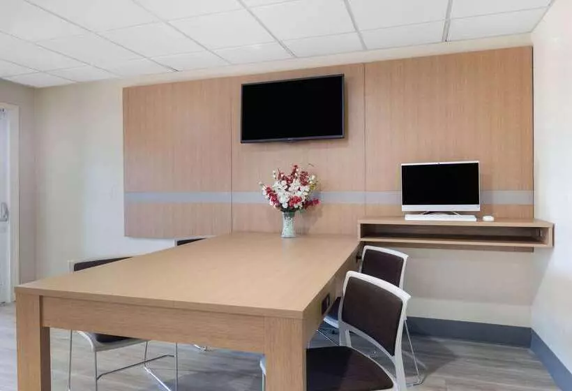 Microtel Inn & Suites By Wyndham Florence