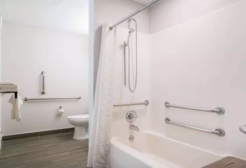 Microtel Inn & Suites By Wyndham Rochester North Mayo Clinic