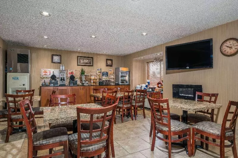 Microtel Inn & Suites By Wyndham Rochester North Mayo Clinic