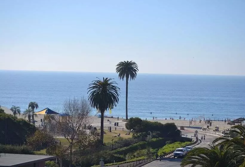 Moonlight Beach Motel