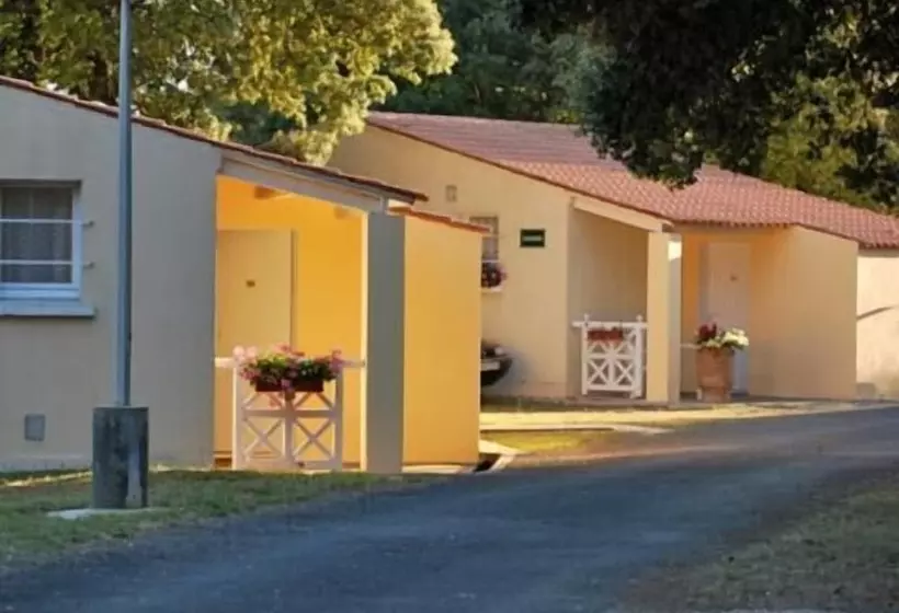 Hotelli Les Chênes Verts