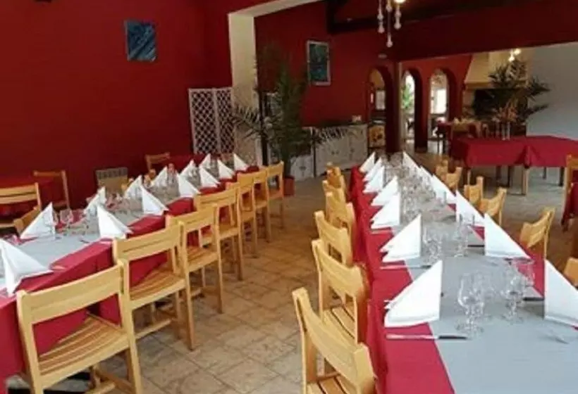 Hotelli Les Chênes Verts