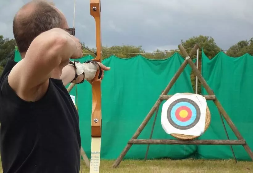 Hotelli Les Chênes Verts