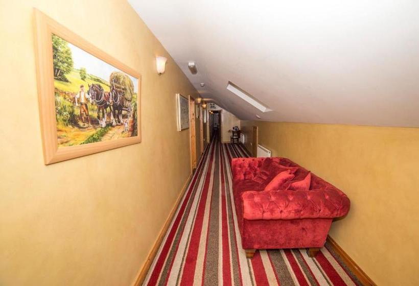 فندق The Frontier