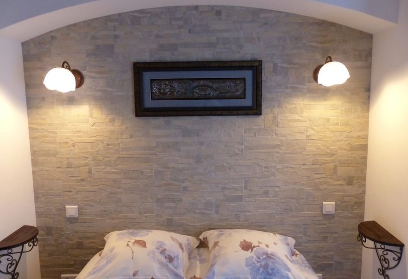 Bed and Breakfast La Bastide Des Pignes