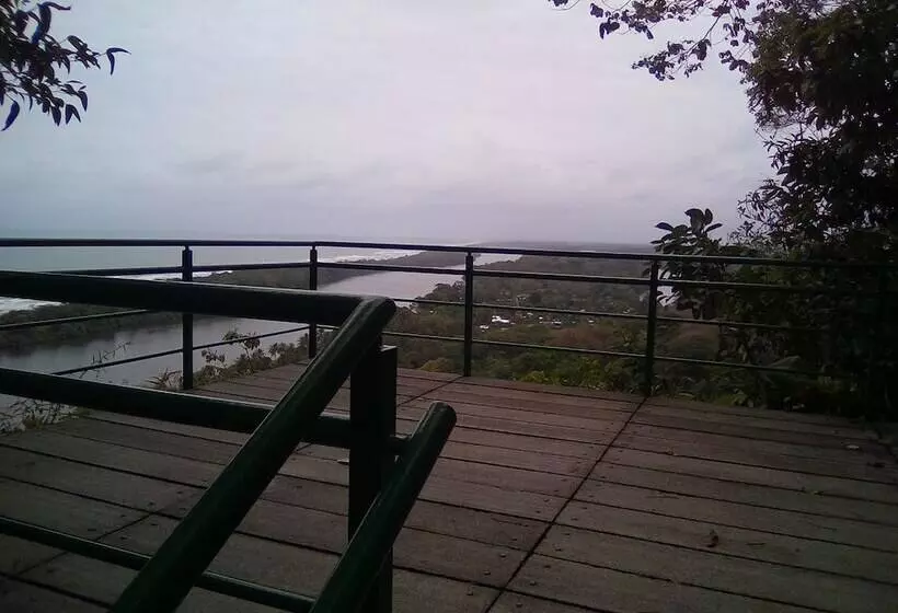 ホテル Cabinas Y Tour Aaron Tortuguero