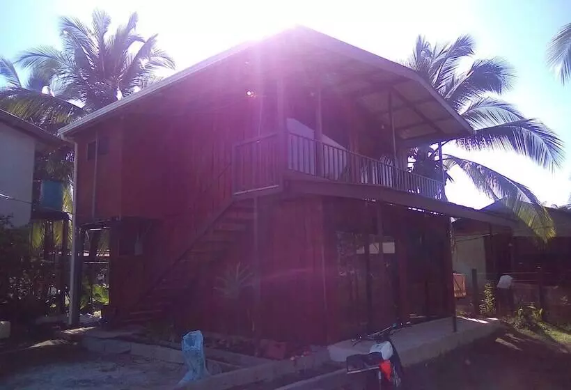 ホテル Cabinas Y Tour Aaron Tortuguero