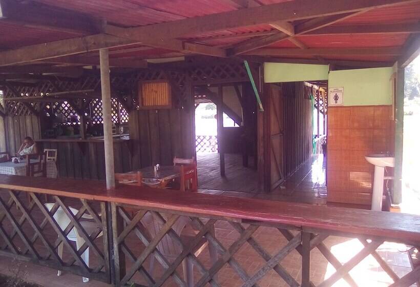 호텔 Cabinas Y Tour Aaron Tortuguero