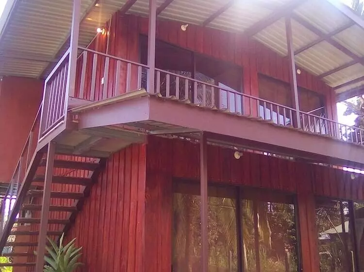 ホテル Cabinas Y Tour Aaron Tortuguero