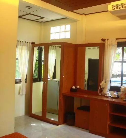 Hotelli Samui Honey Backpacker Bungalow